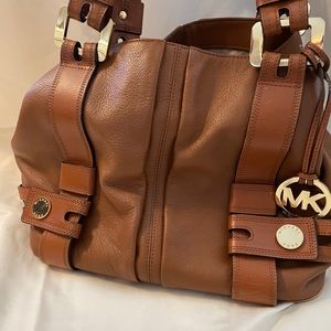 Beautiful used Michael Kors bag